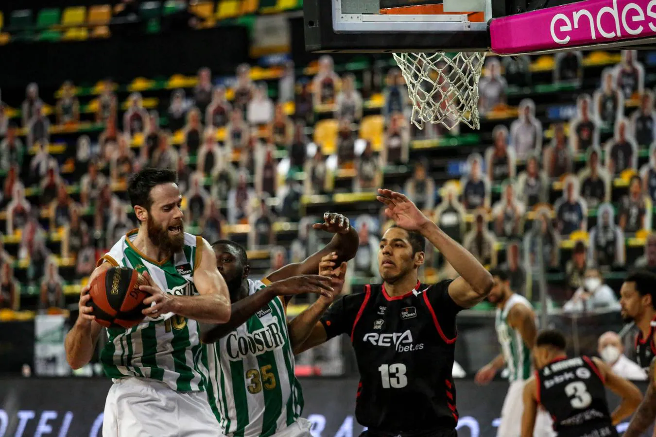 Fotos: Las mejroes imágenes del partido entre Bilbao Basket y Real Betis