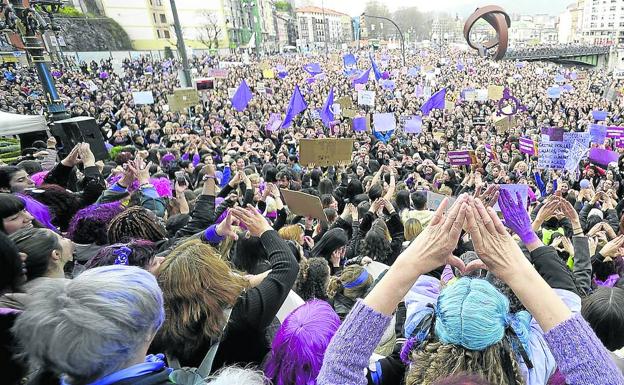 Ni multitudes ni unidad en el 8-M del covid