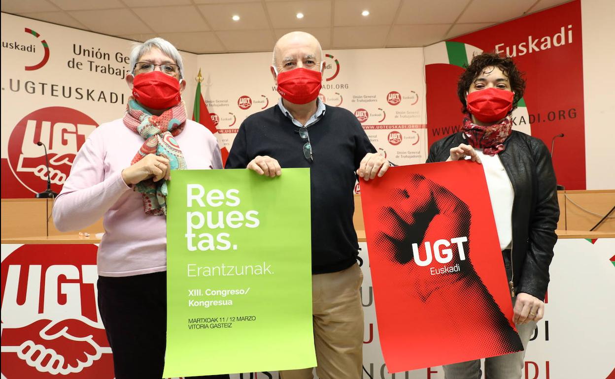 Maribel Ballesteros, Raúl Arza y Arantza Ruiz en la rueda de prensa de presentación de su XIII Congreso.