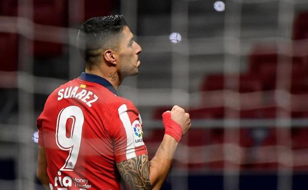 Luis Suárez celebra su gol al Athletic.