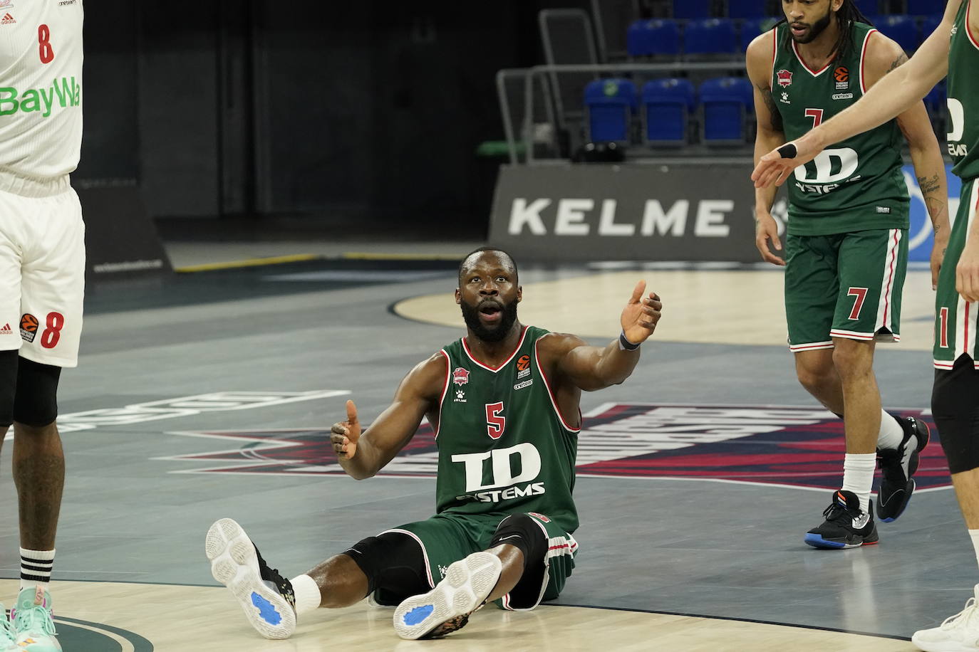 Fotos: LAs mejores imágenes del Baskonia - Bayern