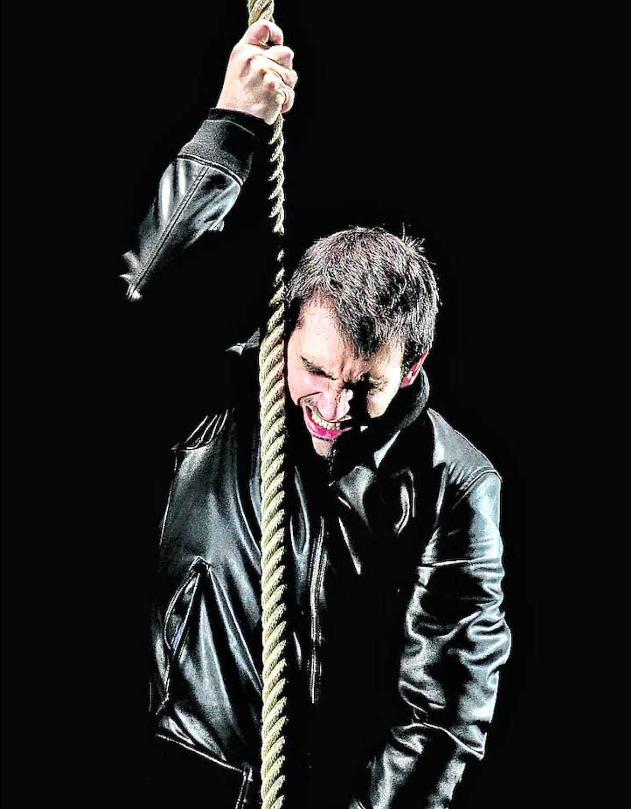 Iñaki Rikarte, en una escena del monólogo 'Soka'. 