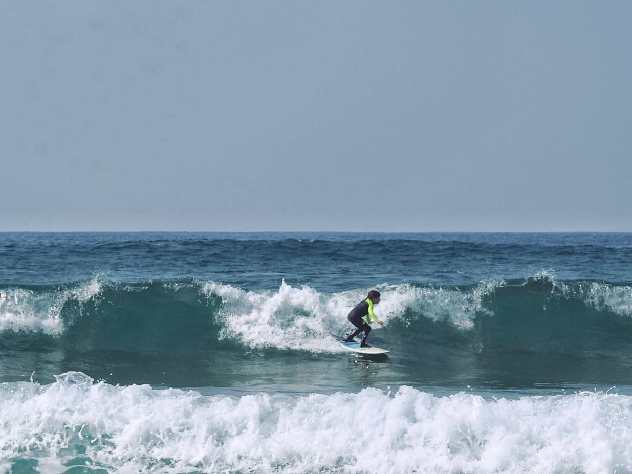 Fotos: El modelo portugalujo que triunfa en la moda con su pelazo y estilo surfero