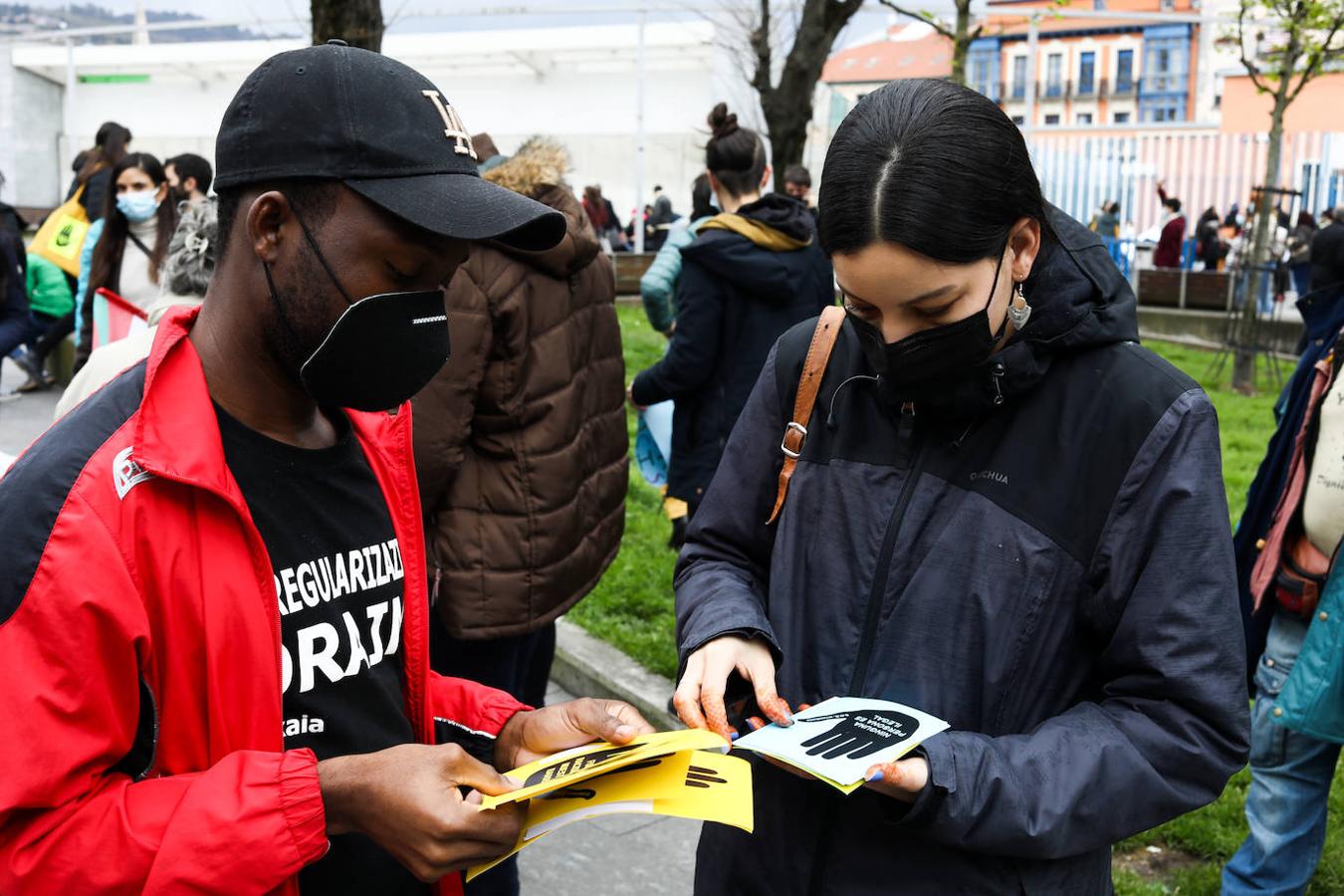 Manifestación contra el racismo y la xenofobia por las calles de Bilbao. 