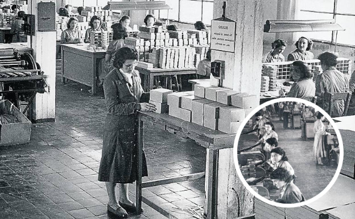 Dos momentos a lo largo de la historia del trabajo realizado por las naiperas en la fábrica de Heraclio Fournier. 