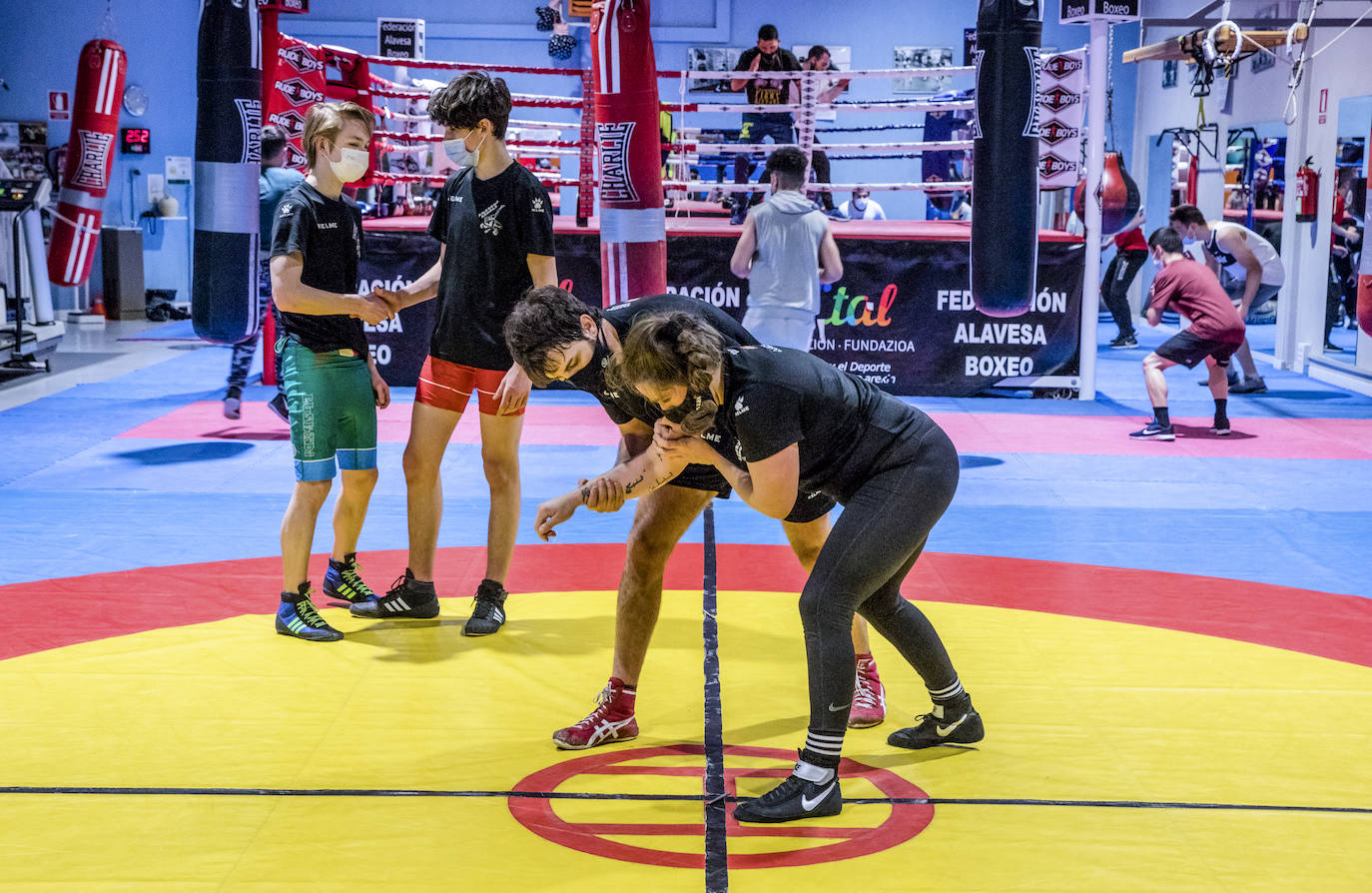 Varios jóvenes, durante un entrenamiento