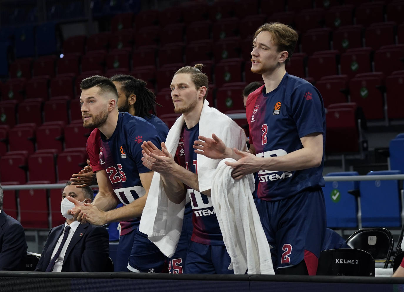 Fotos: Las mejores imágenes del Baskonia - Milán