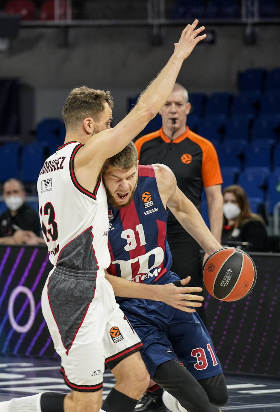 Fotos: Las mejores imágenes del Baskonia - Milán