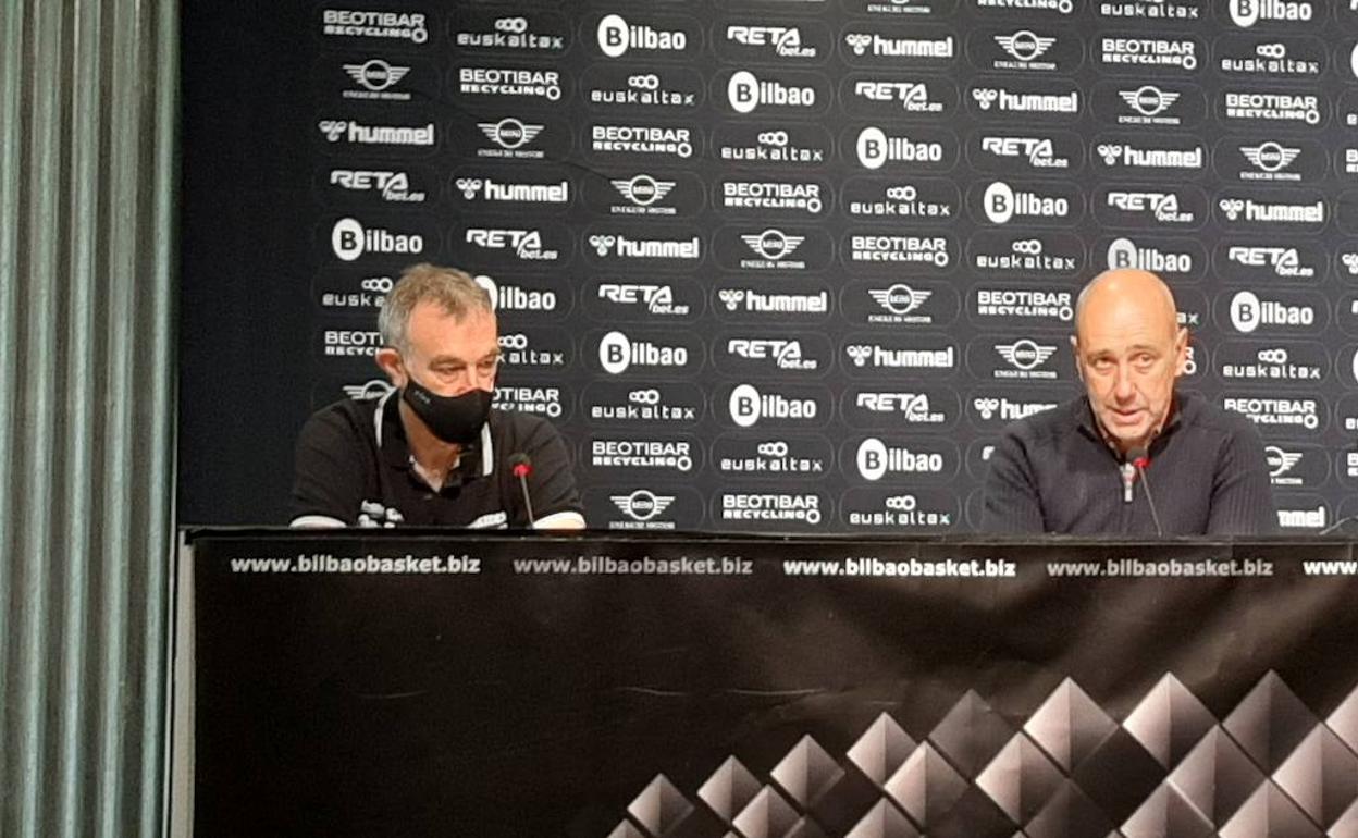Txema Alonso, presidente del BSR, y Javier Larrañaga, presidente de la Fundación Bilbao Basket.
