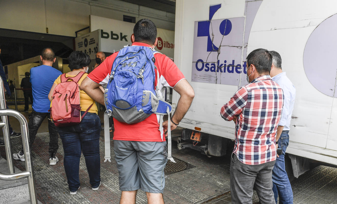 Fotos: Así ha sido el primer día en el vacunódromo de La Casilla