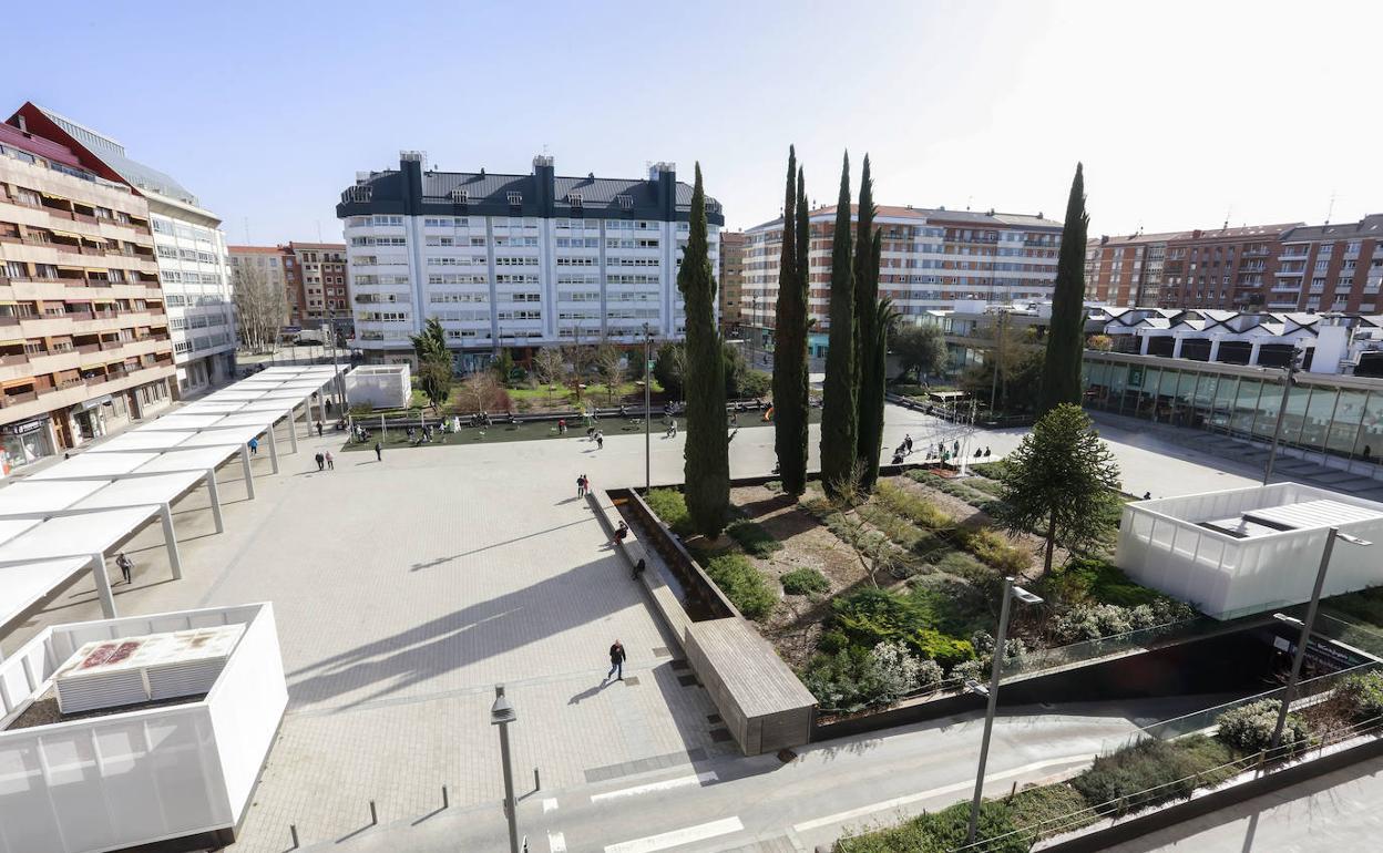 Las obras para soterrar la carga en la plaza Santa Bárbara arrancarán en otoño y durarán un año