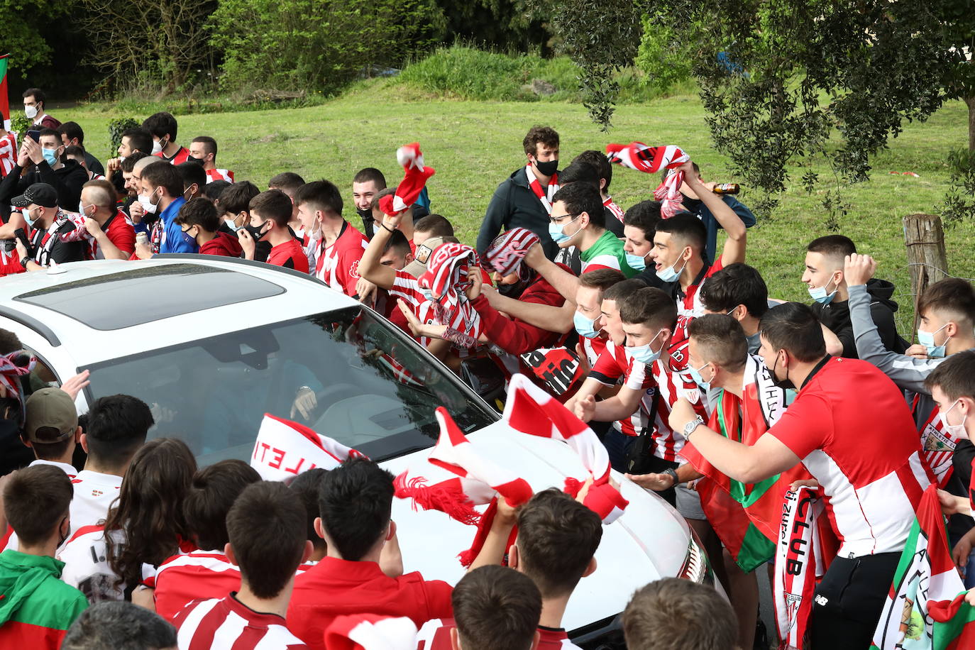 Fotos: Gran despedida a los jugadores del Atheltic en Lezama