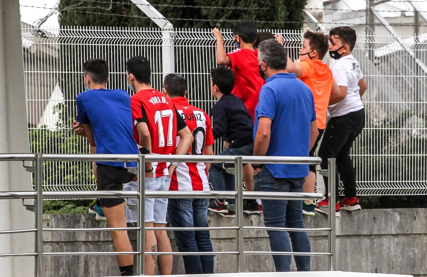 Fotos: Gran despedida a los jugadores del Atheltic en Lezama