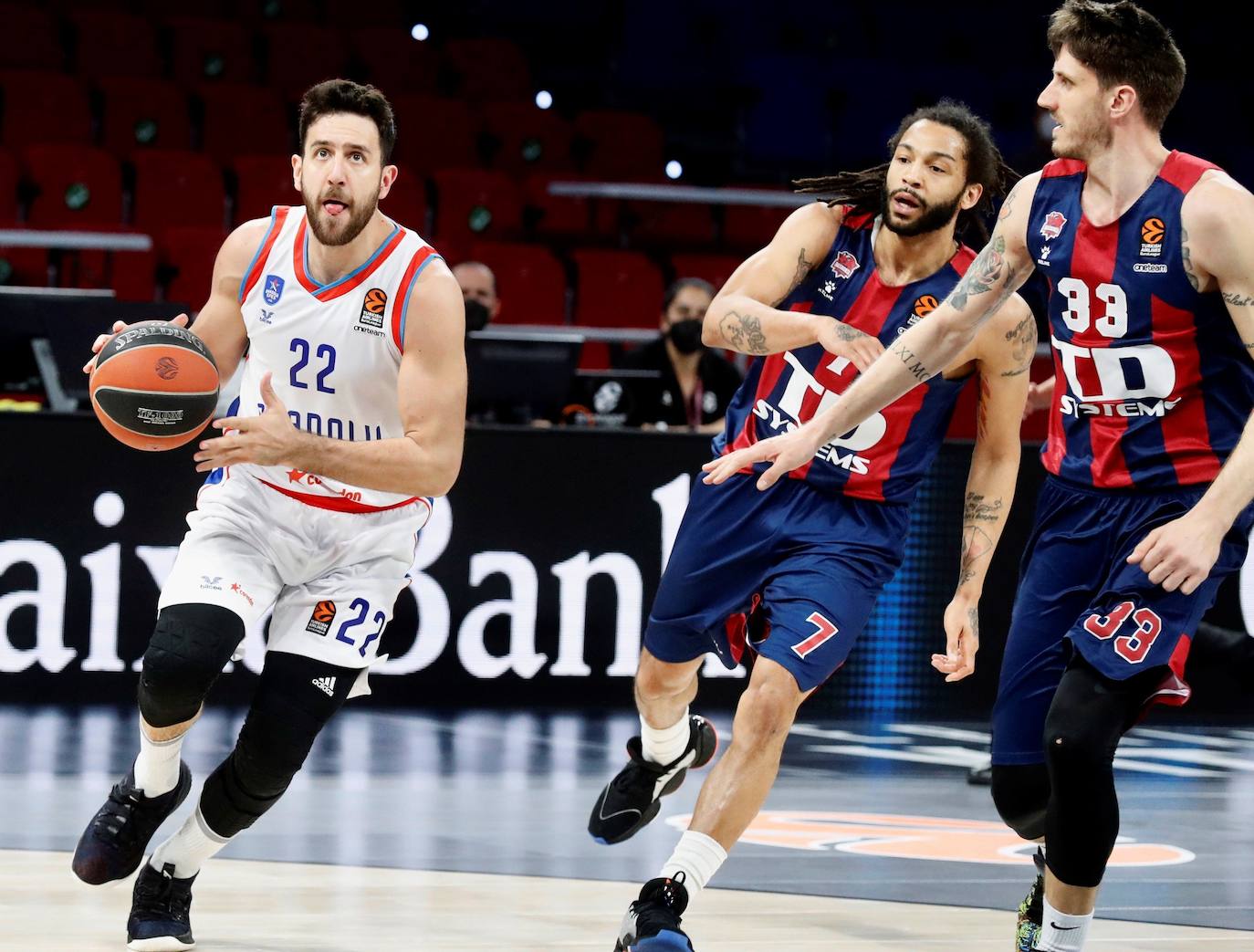 Fotos: Las mejores imágenes del Baskonia - Efes