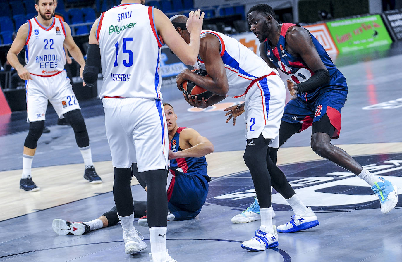 Fotos: Las mejores imágenes del Baskonia - Efes