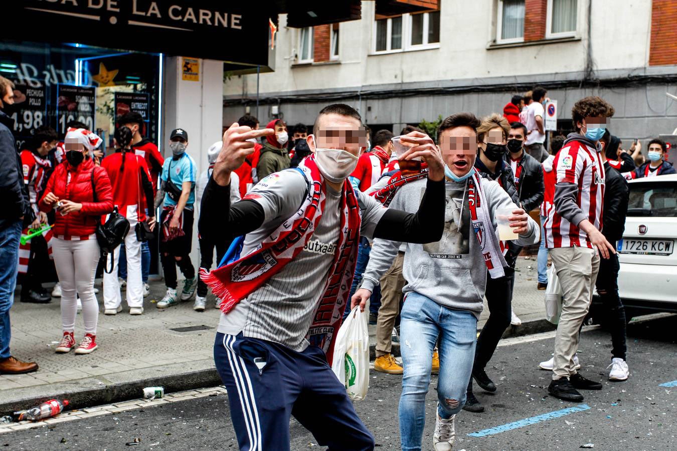 Fotos: Cargas de la ertzaintza en Pozas para disolver la multitud