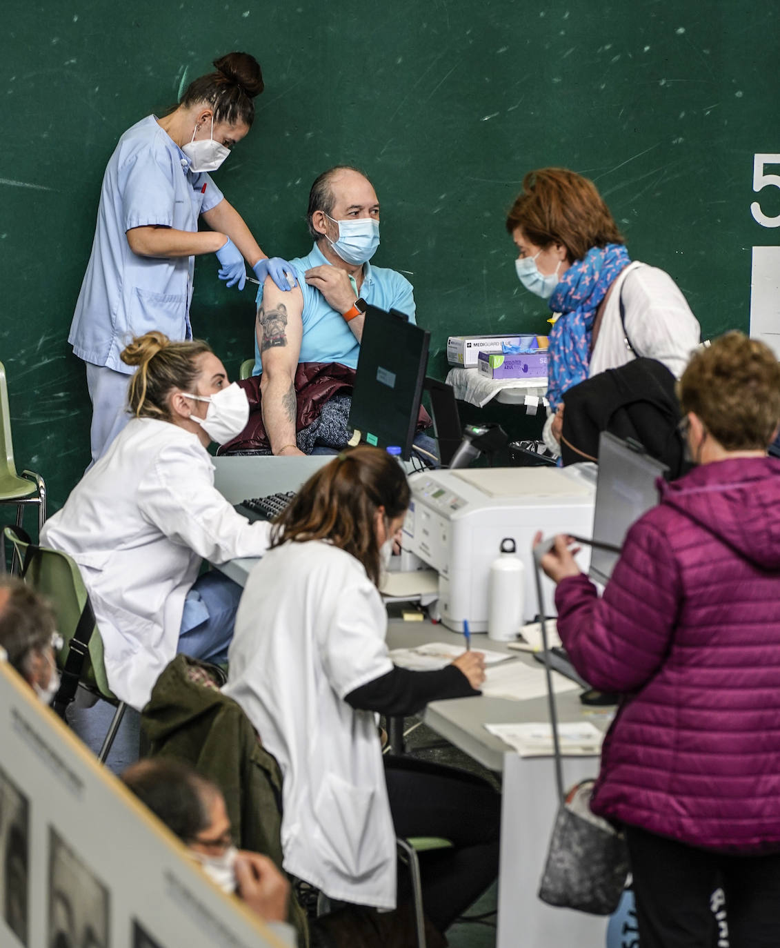 Fotos: Arranca la inmunización en el &#039;vacunódromo&#039; de Lakua
