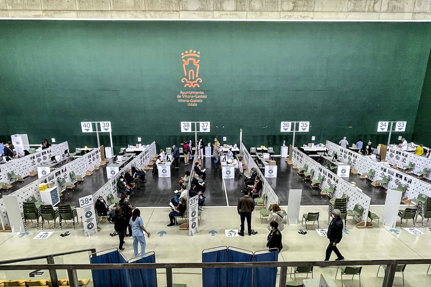 Fotos: Arranca la inmunización en el &#039;vacunódromo&#039; de Lakua