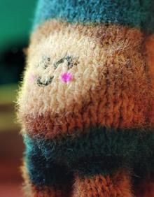 Imagen secundaria 2 - Arriba, imagen de 'My love', collage de Joseba Elorza (MiraRuido) que se vendió en el portal Superrare.co, una de las plataformas más exclusivas de criptoarte. Debajo, detalles de obras vendidas como NFT de Zigor Samaniego. 