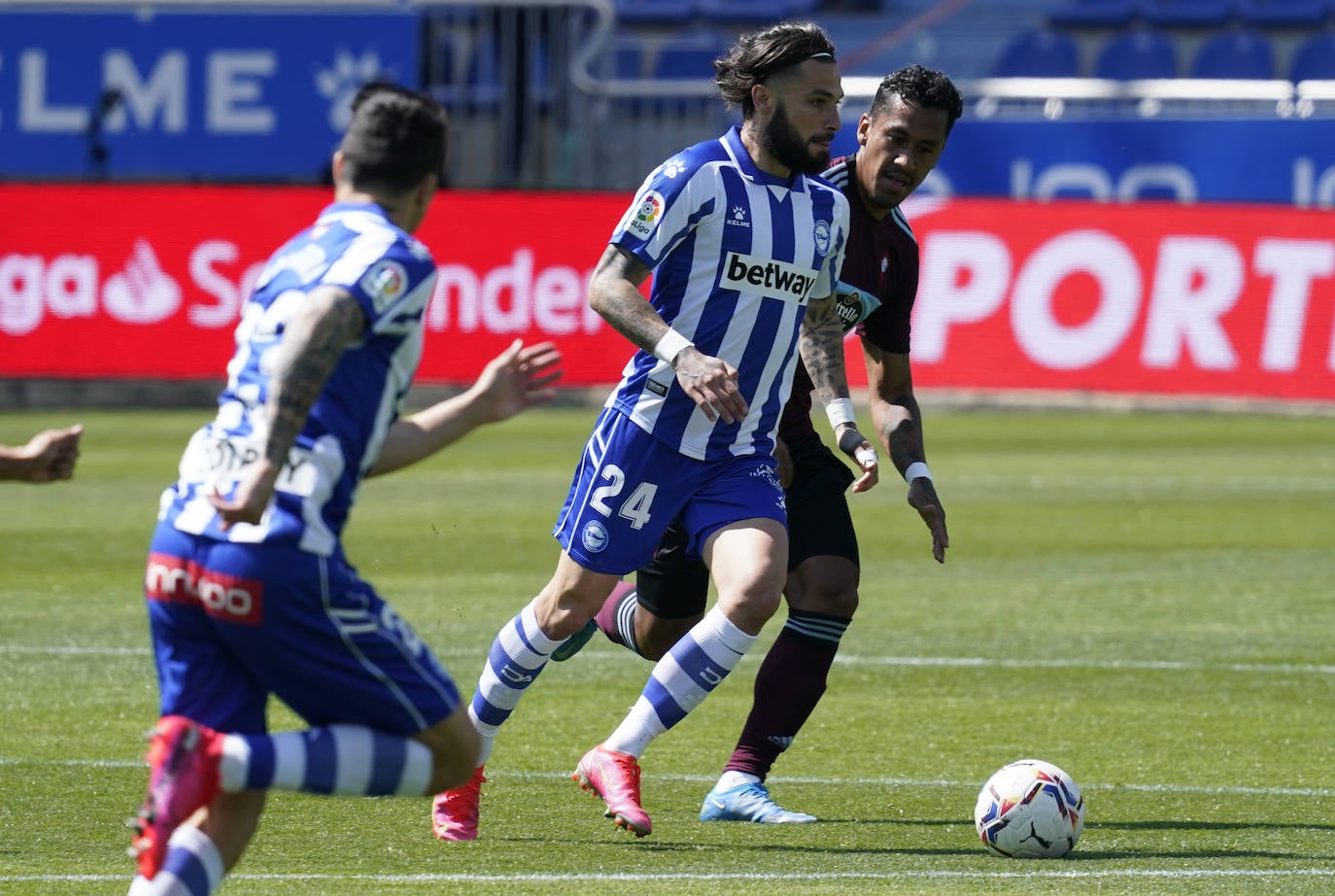 Fotos: Las mejores imágenes del Alavés - Celta de Vigo