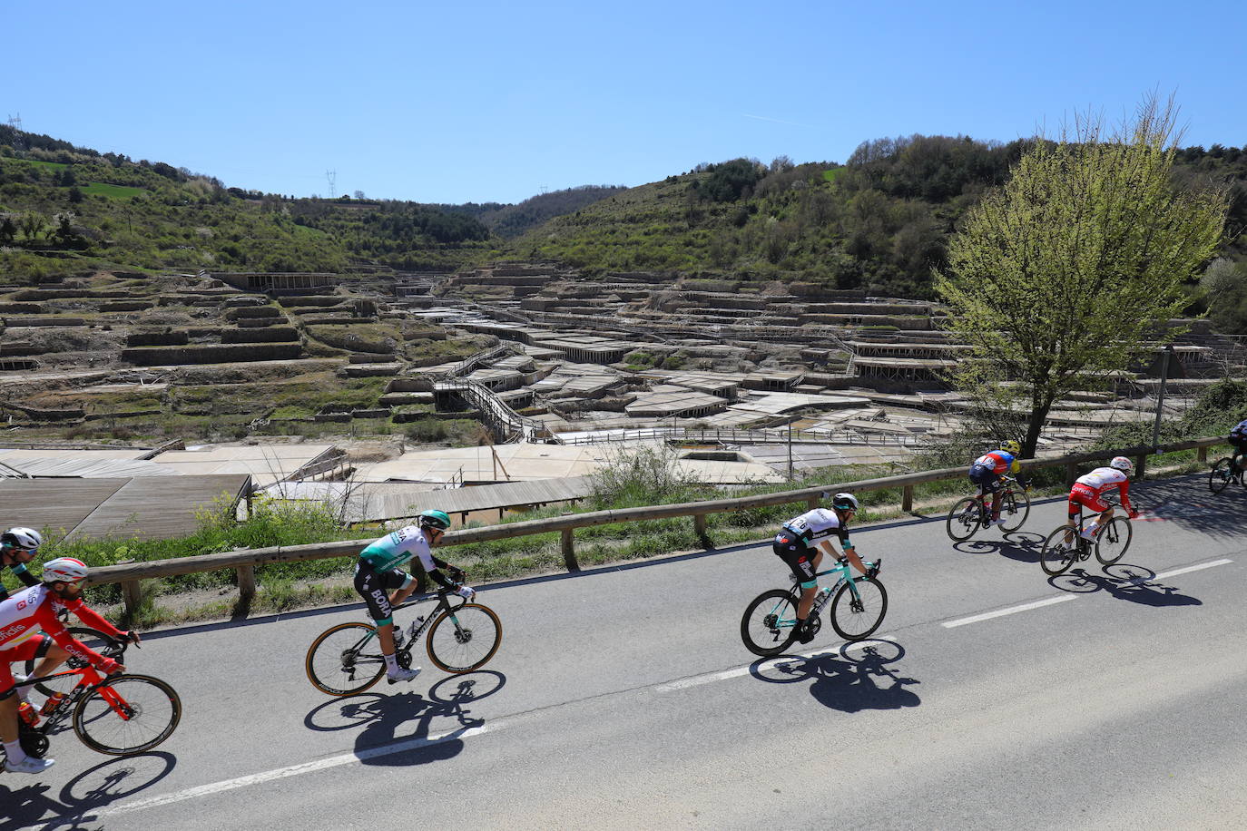 Fotos: Salida de la tercera etapa de la Itzulia desde Amurrio