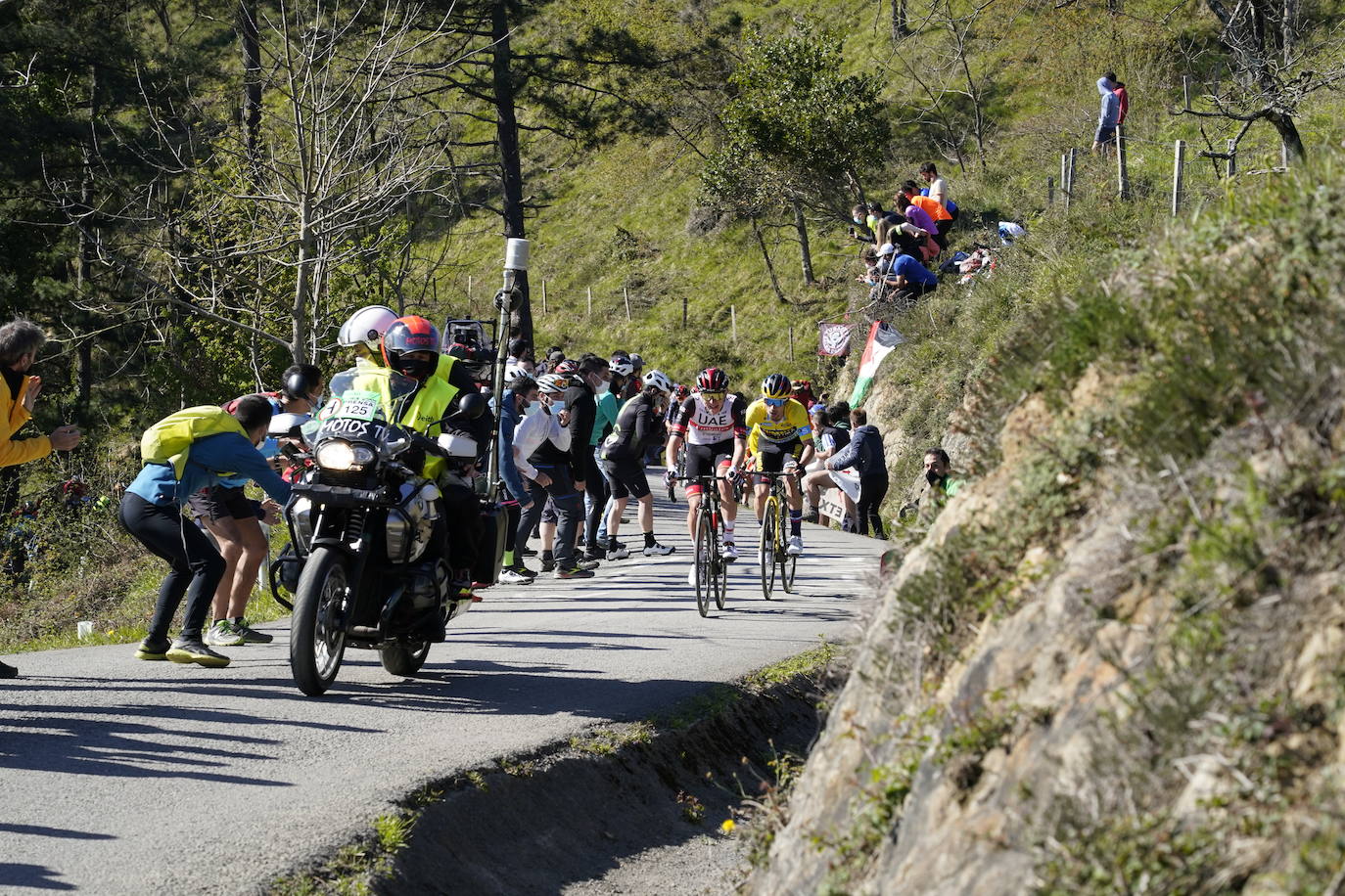 Fotos: Salida de la tercera etapa de la Itzulia desde Amurrio