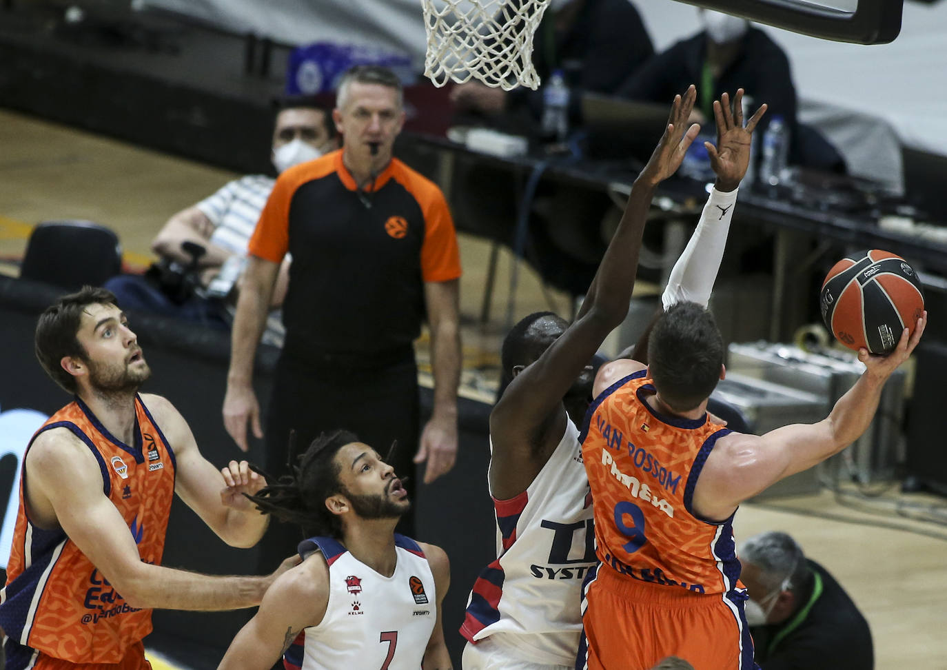 Fotos: Las mejores imágenes del Valencia Basket - Baskonia de la Euroliga
