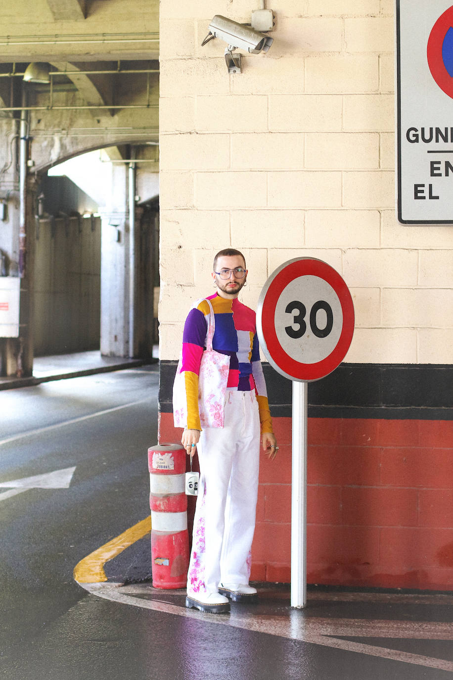 Fotos: Aritz, el rey del &#039;patchwork&#039; que no pasa desapercibido en Bilbao con sus diseños multicolor