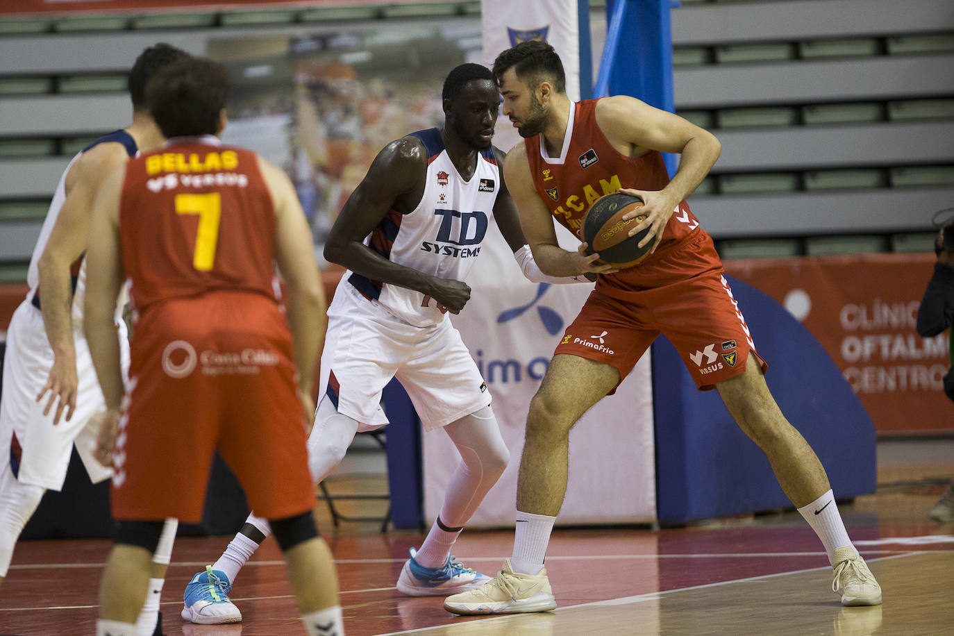 Fotos: El UCAM Murcia - Baskonia, en fotos