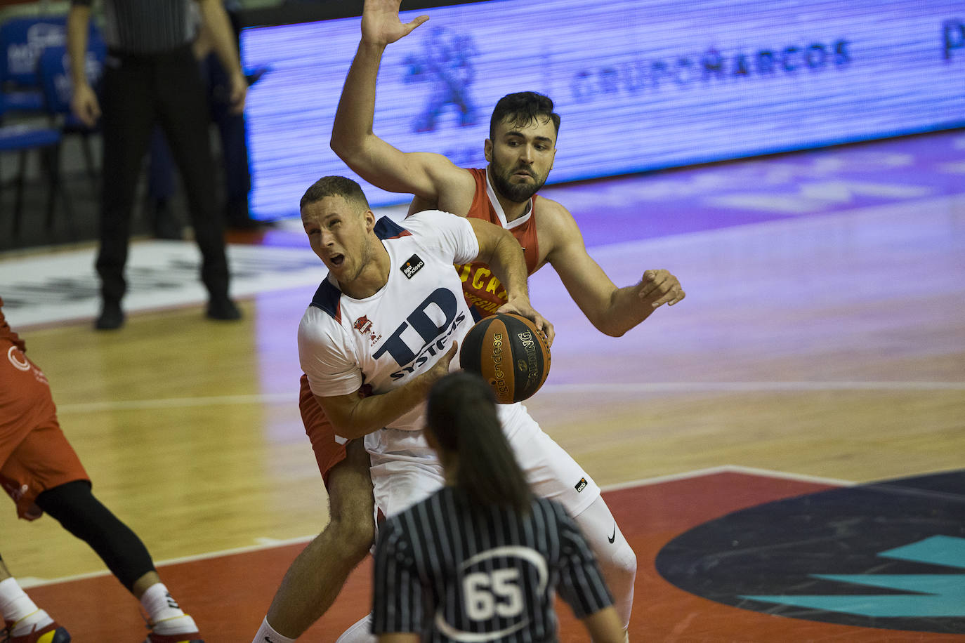 Fotos: El UCAM Murcia - Baskonia, en fotos