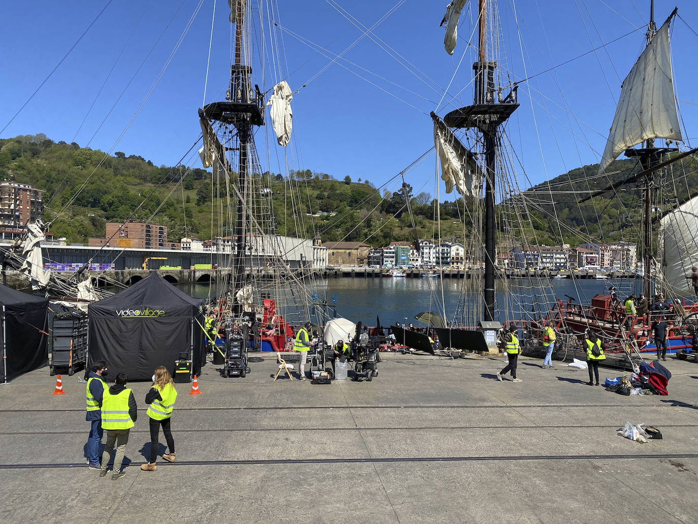 Fotos: Amenábar libra una batalla naval en Pasaia