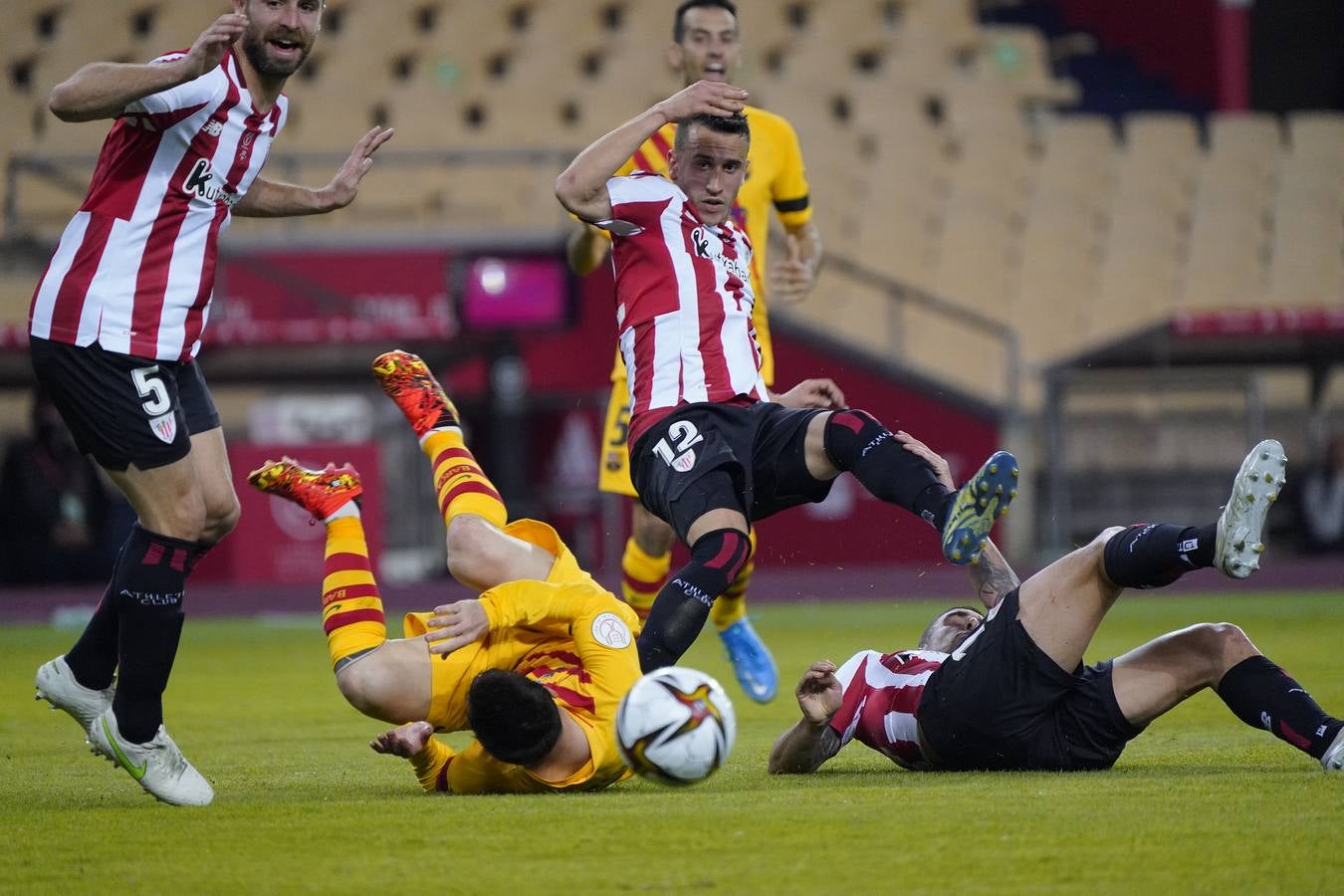 Fotos: Las mejores imágenes de la final de copa entre el Athletic y el Barcelona