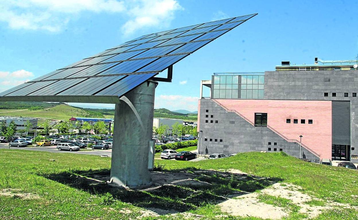 Paneles solares en el Parque Tecnológico de Álava, en Miñano.