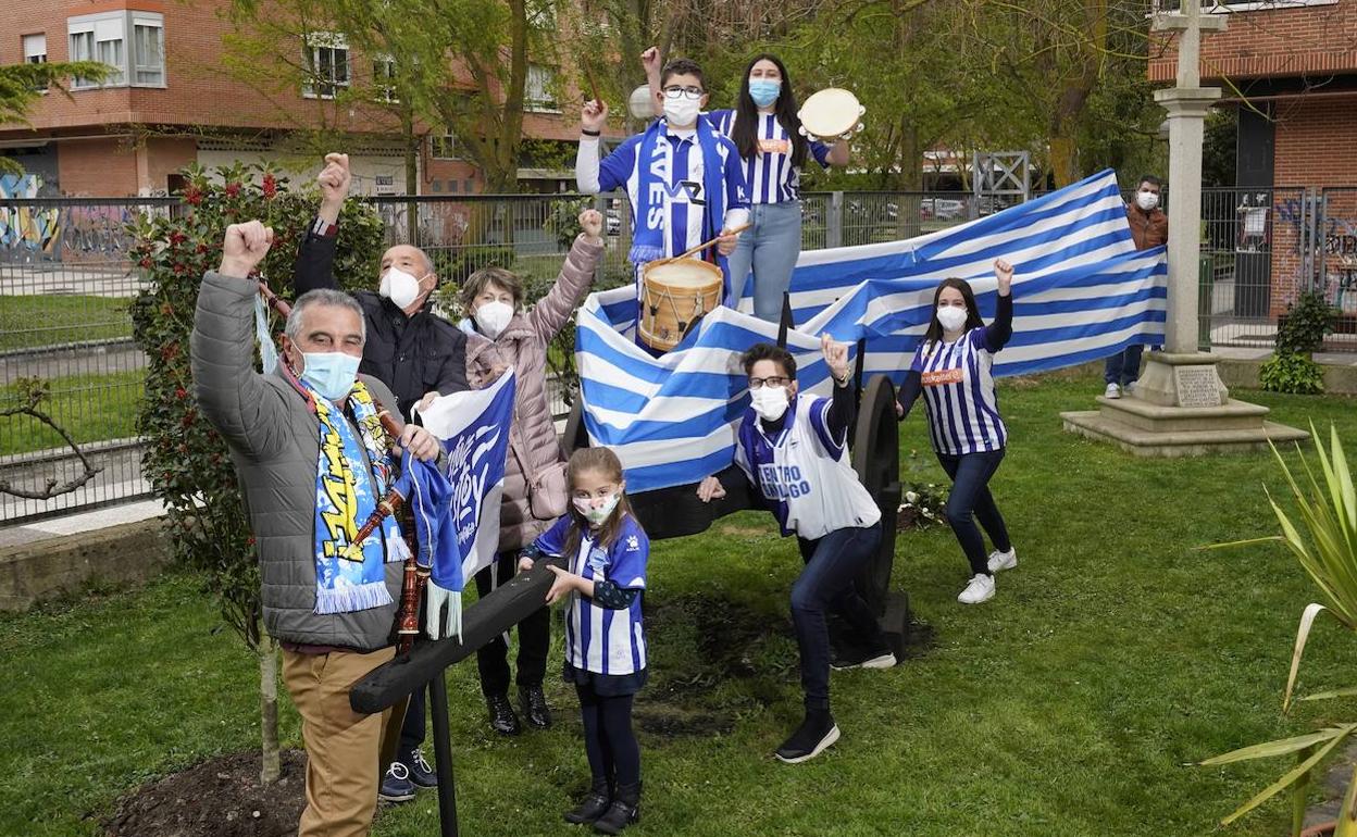 El apoyo al Alavés del Centro Gallego de Vitoria: «Hay que tirar del carro albiazul hasta el final»