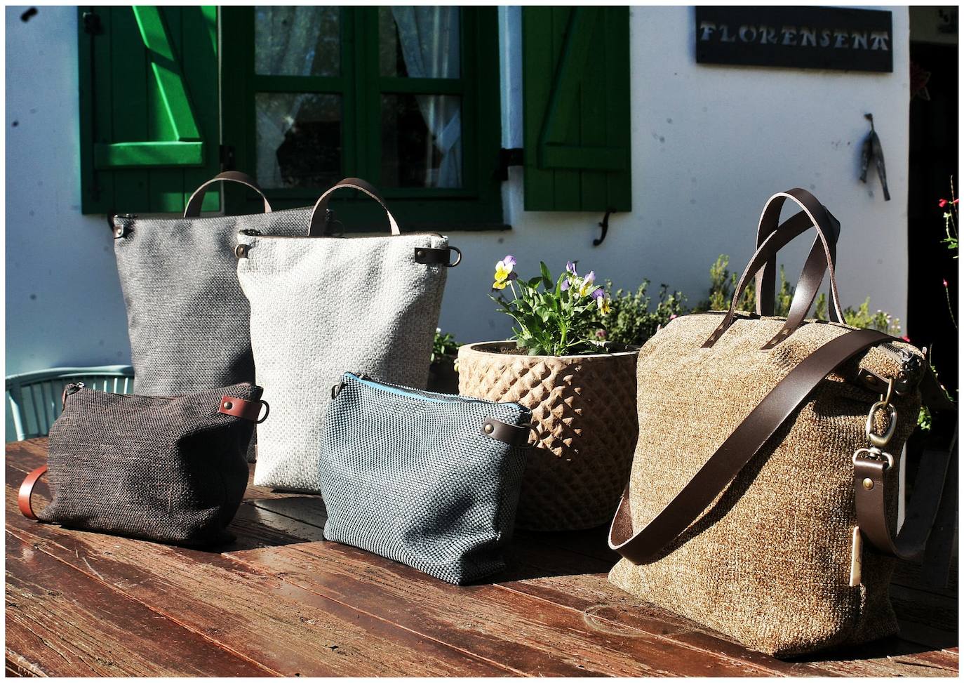 Fotos: De elaborar fundas para tablas de surf en el Puerto Viejo de Getxo a fundar su firma de bolsos artesanos