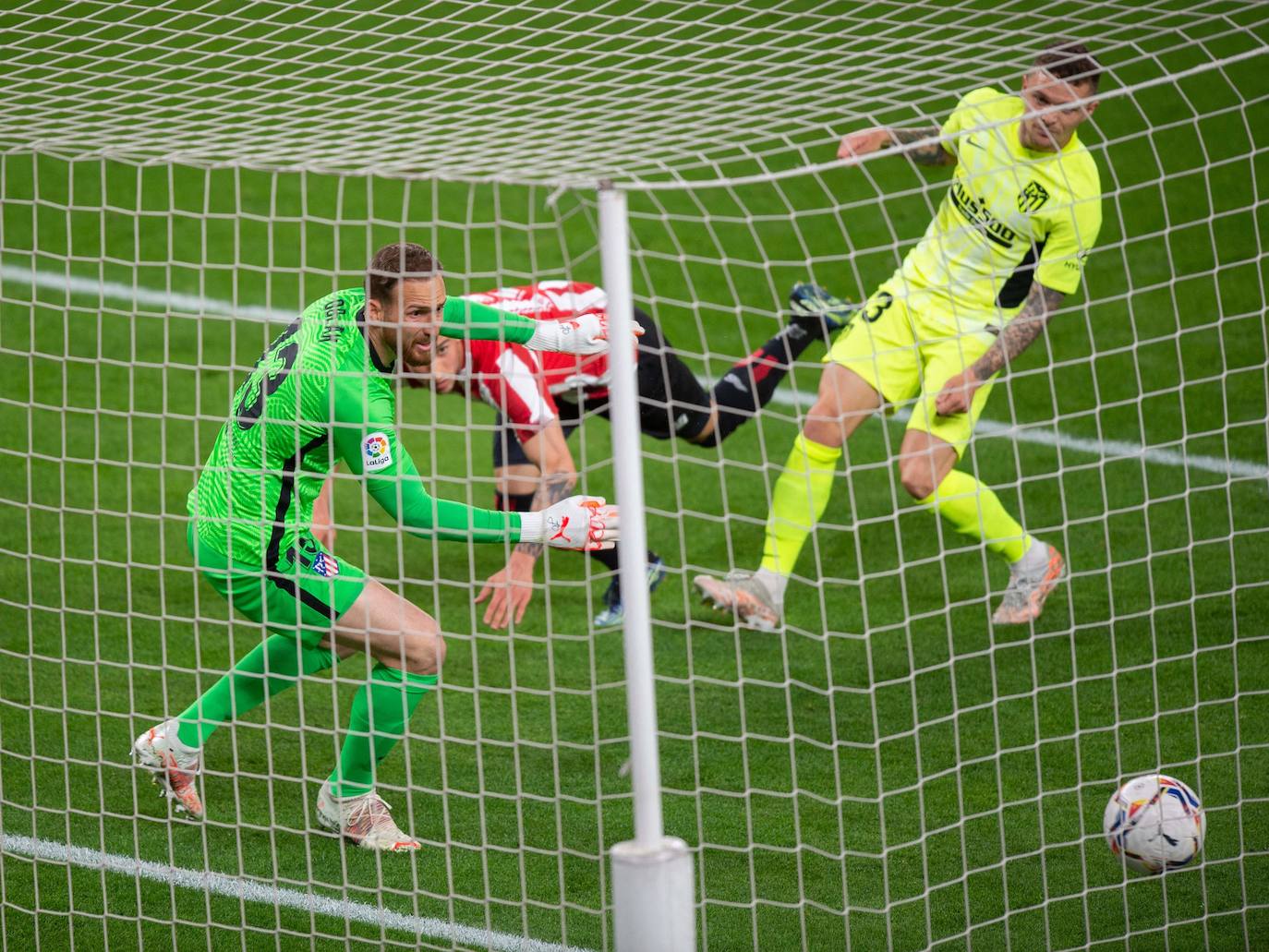 Fotos: Las mejores imágenes entre el Athletic y el Atlético de Madrid