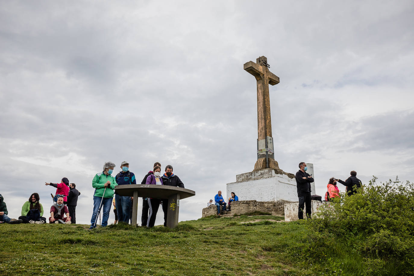 Fotos: Un domingo junto a la cruz más famosa del momento