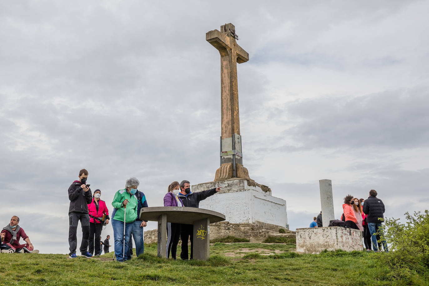 Fotos: Un domingo junto a la cruz más famosa del momento