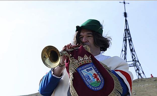 El Valle Salado, la cima del Gorbea... Así suenan los toques de retreta por todo Álava