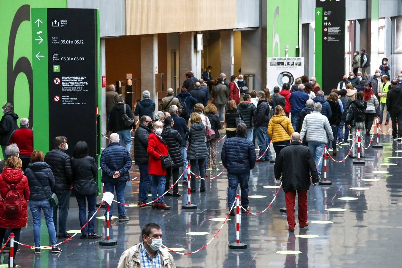 Fotos: Vacunación masiva en el BEC