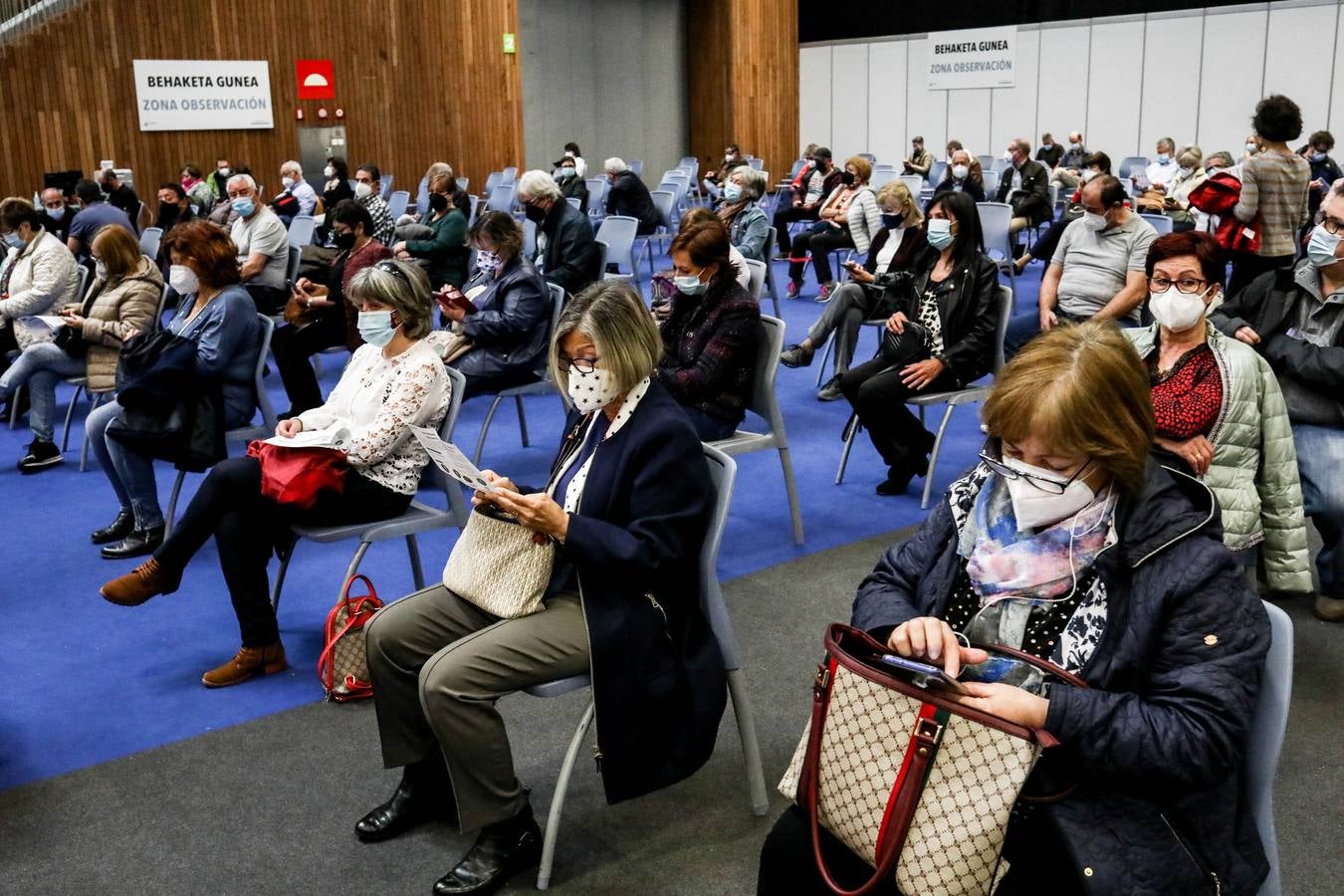 Fotos: Vacunación masiva en el BEC