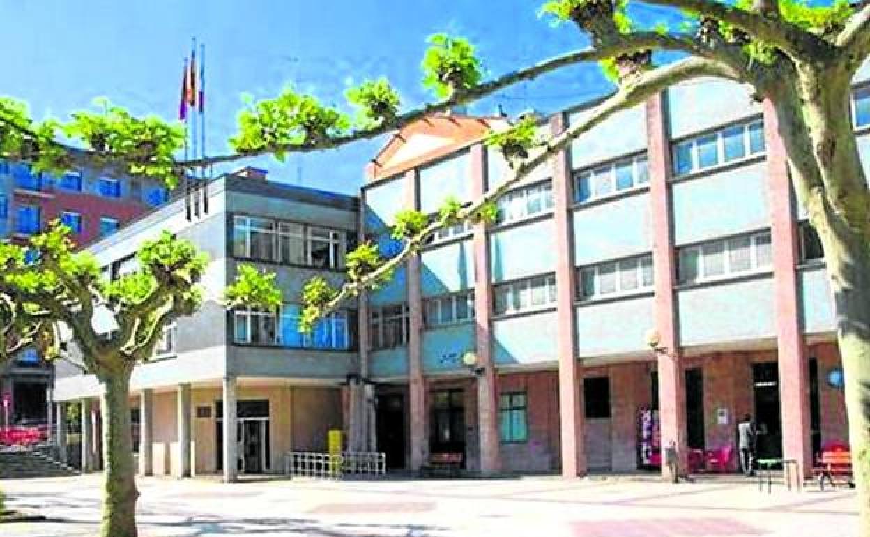 Imagen del Ayuntamiento de Etxebarri, donde se ubican las oficinas del servicio de mediación. 