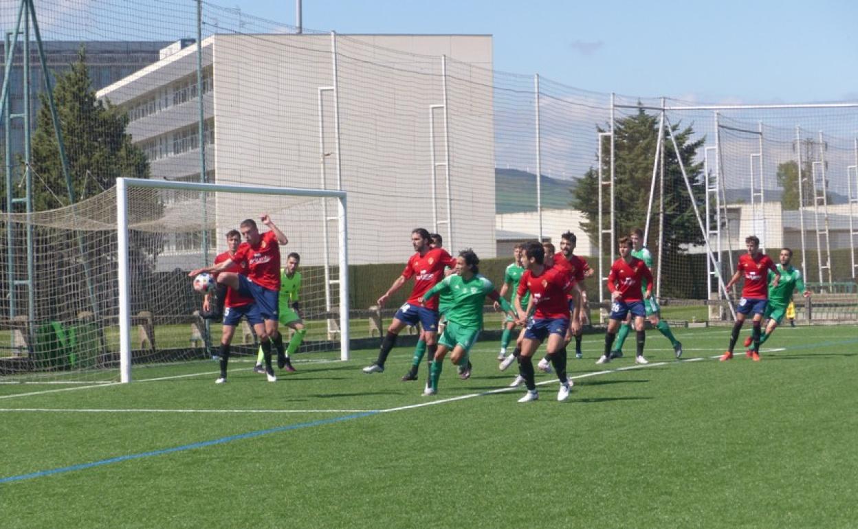 El Osasuna B cae ante la versión más intensa de un acerado Arenas