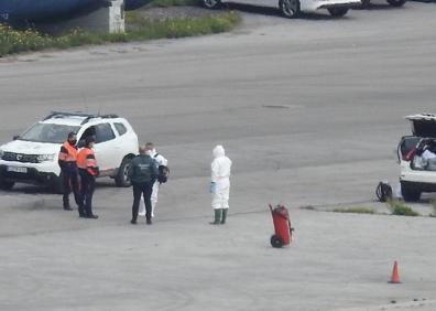 Imagen secundaria 1 - Investigan tres posibles casos de la cepa india en un barco confinado en el Puerto