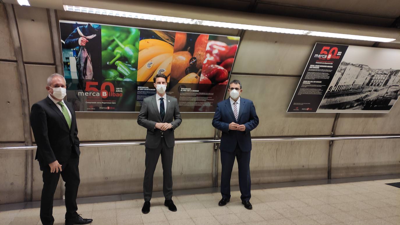 Ezkerretik eskuinera: Aitor Argote, Mercabilbaoko Zuzendari Nagusia, Xabier Ochandiano Bilboko Udaleko Garapen Ekonomiko, Merkataritza eta Enplegu zinegotzia eta Eneko Arruebarrena, Metro Bilbaoko Zuzendari Nagusia.
