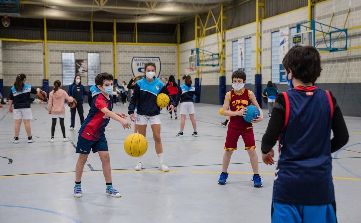 Deporte en Euskadi: Los entrenamientos del deporte escolar se harán con mascarilla y en grupos de no más de 6 personas