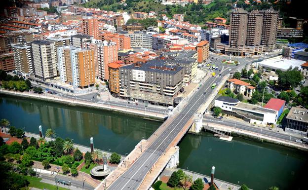 Vistas del puente de Deusto.