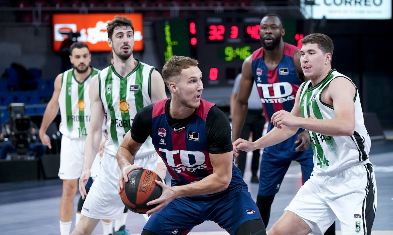 Fotos: Las mejores imágenes del Baskonia-Joventut