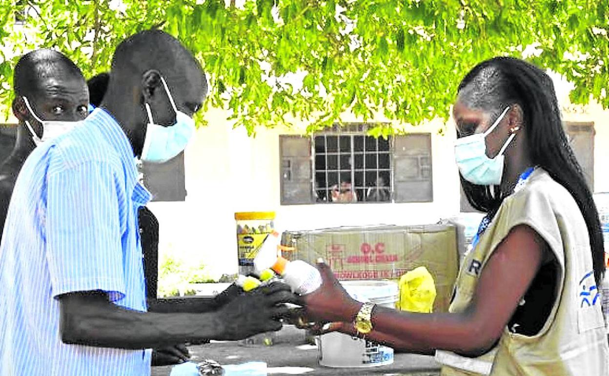 Arturo Sosa destaca la labor del Servicio Jesuita a Refugiados, en la imagen, durante una acción en Nigeria. 