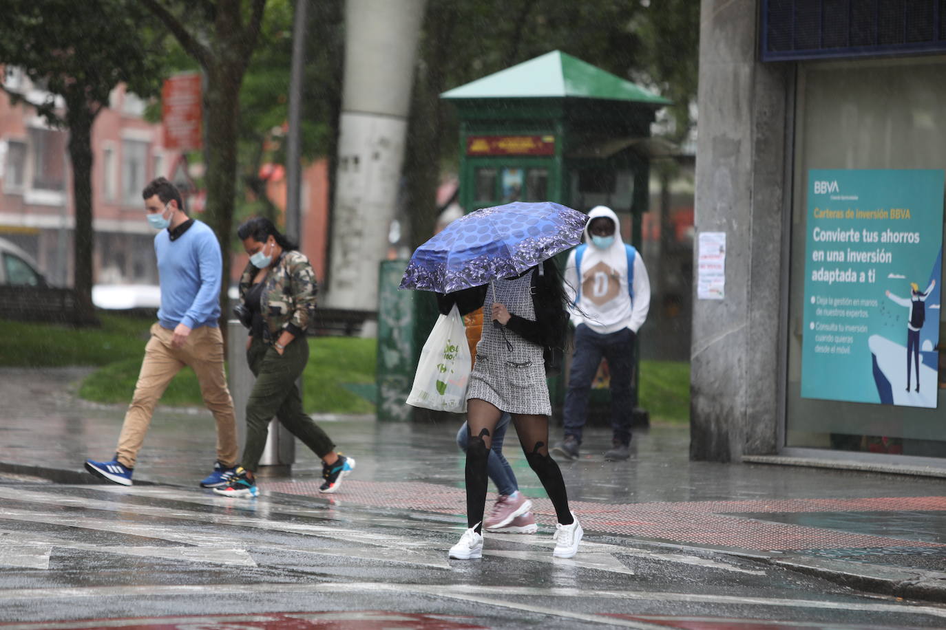 Fotos: Una galerna deja precipitaciones y fuertes vientos y provoca un descenso radical de las temperaturas en Bizkaia